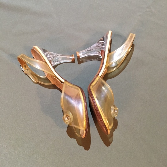Rare 1940’s clear lucite etched heel slingback 7 - Picture 2 of 8